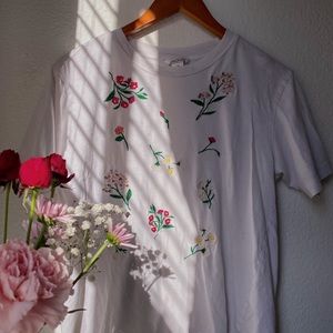 monki flower tee 🌸🌹🌻